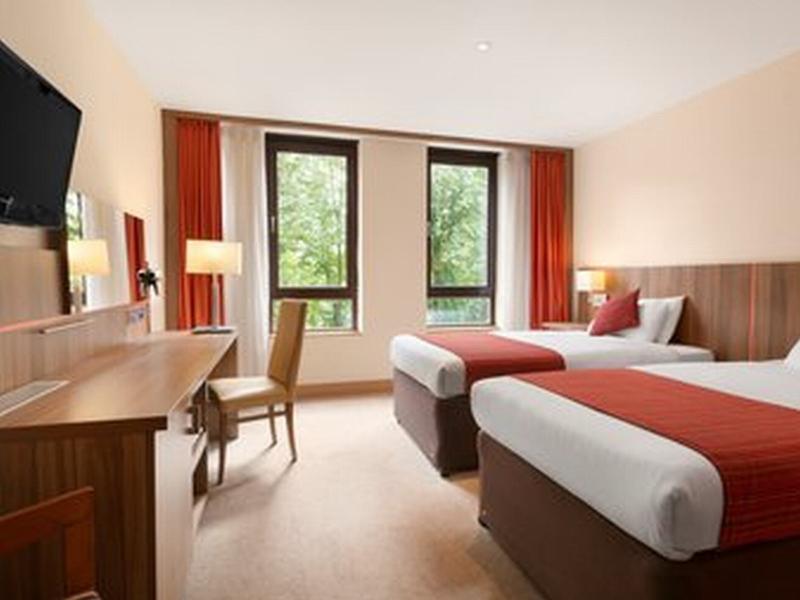 Ramada Hounslow - Heathrow East Hotel Buitenkant foto