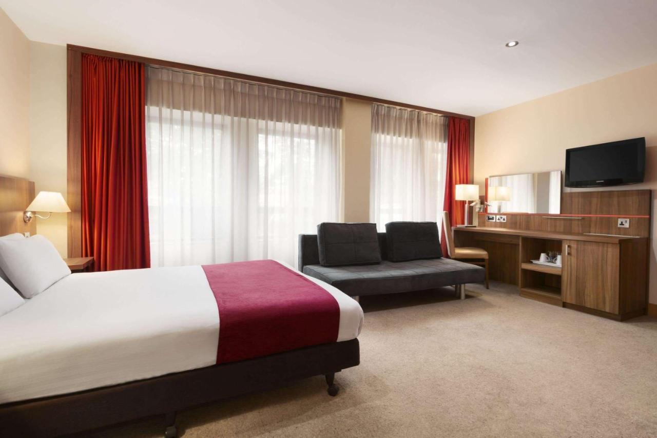 Ramada Hounslow - Heathrow East Hotel Buitenkant foto